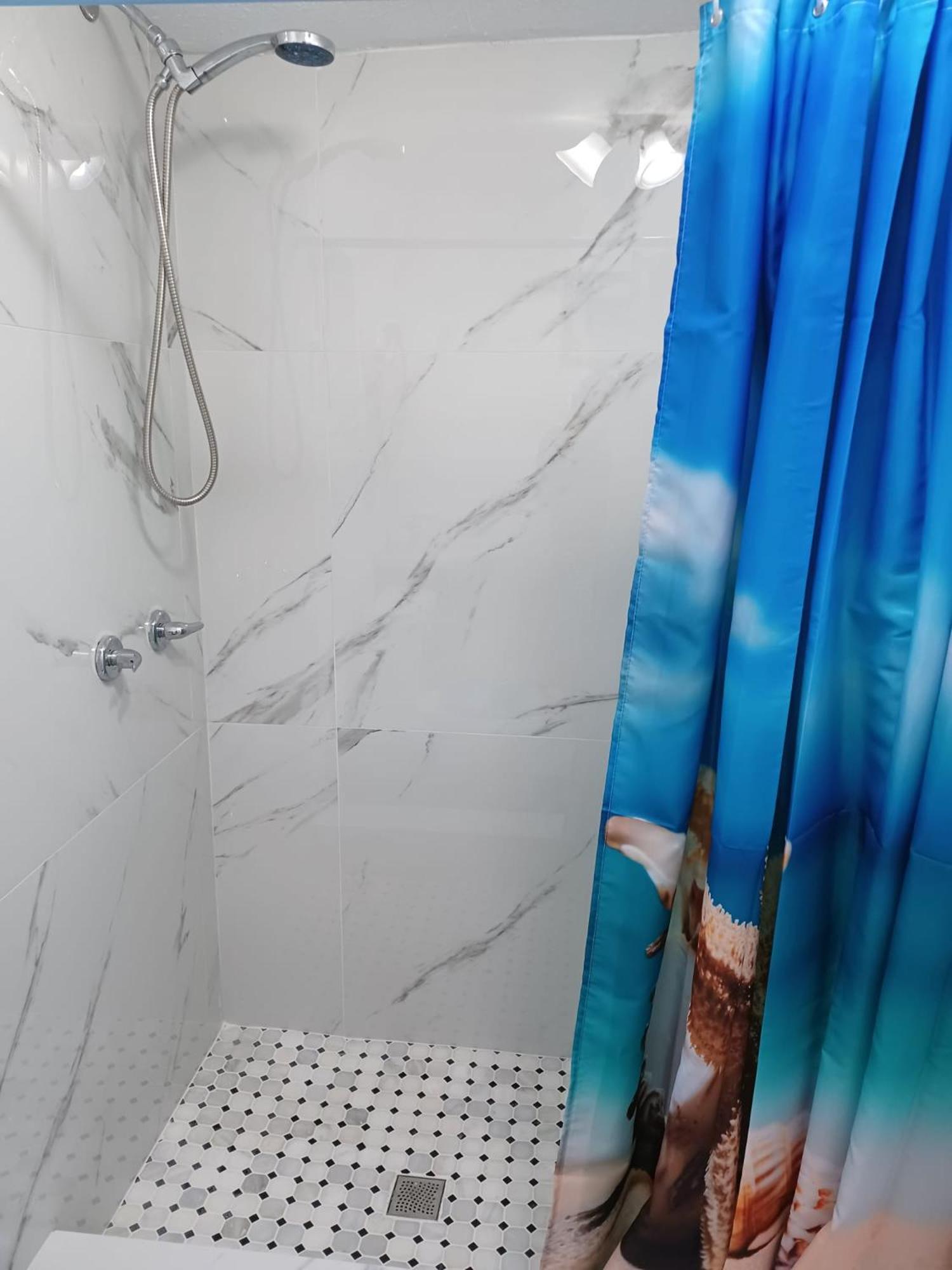 B5 Best Value On Private Bedroom With Private Bathroom In Little Havana, Miami Extérieur photo